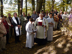 Einweihung der sieben Fußfälle im Oktober 2012 (Foto: Karl-Franz Thiede)